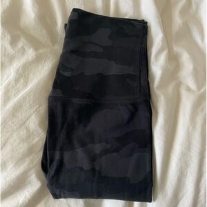 Dark Camo Align 25” Pant